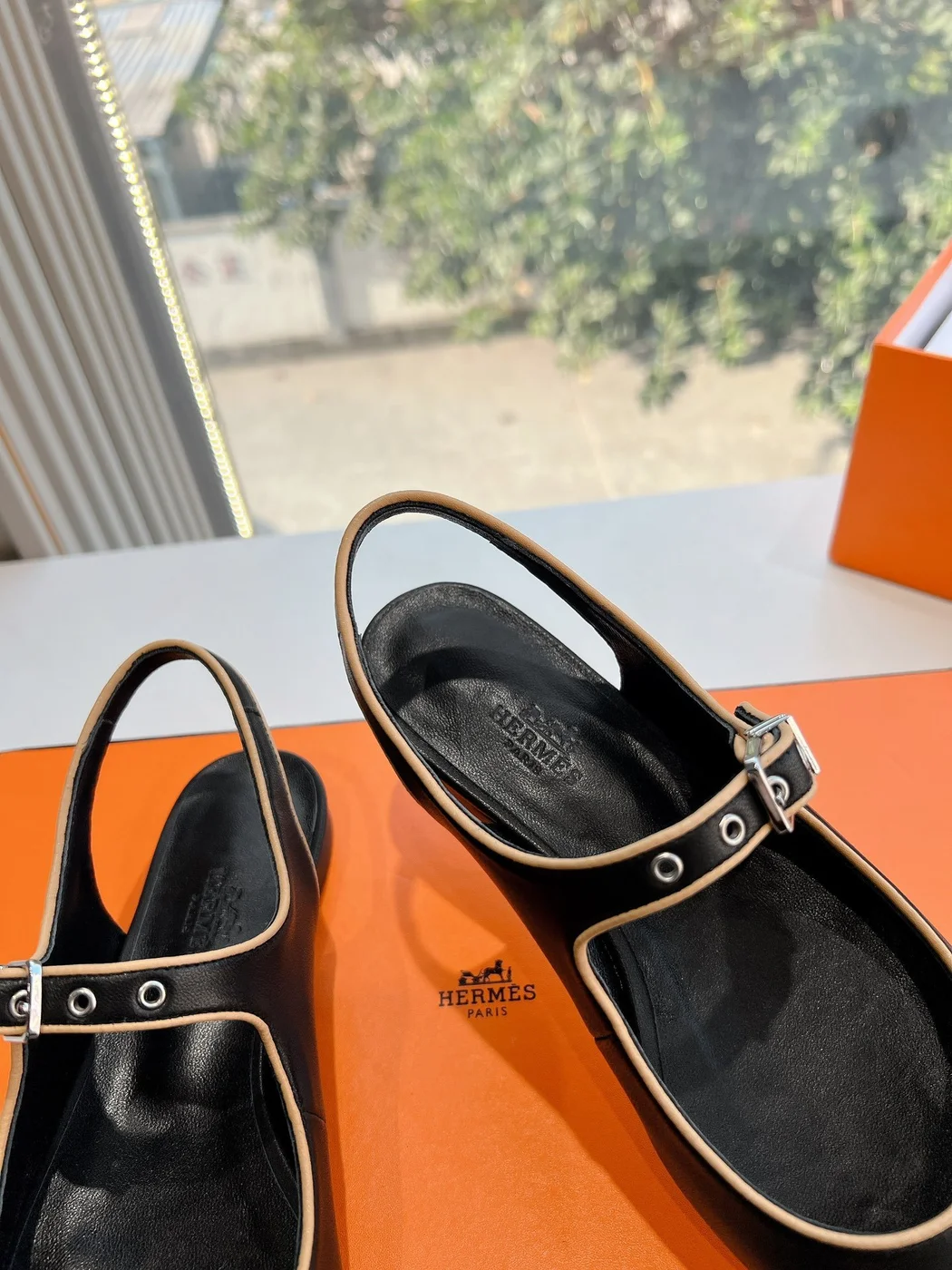 Hermès Women Black Leather Slingback Mules product view 5
