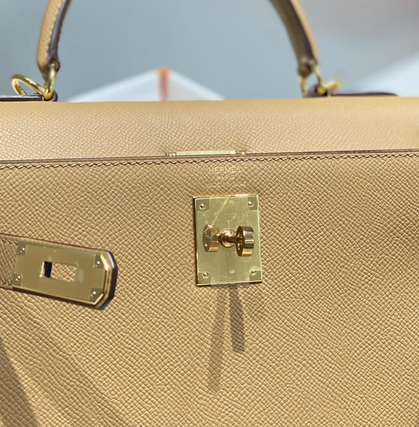 Hermès 28 cm In Chai Epsom Gold Hardware Bag product view 7