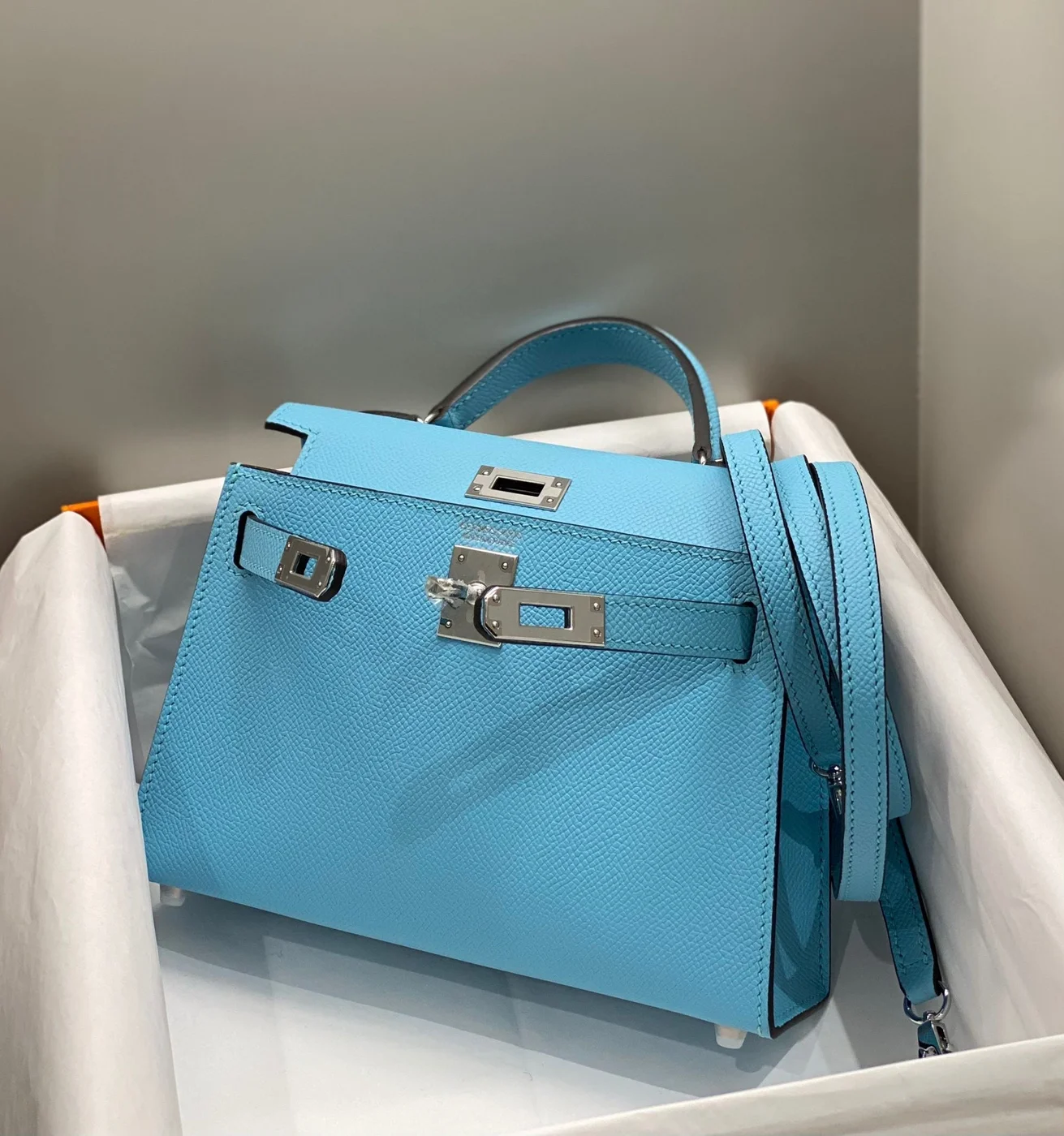 Hermès Kelly Mini 20 Sky Blue Epsom Silver Hardware Bag product view 5