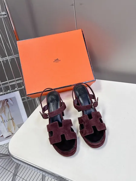 Hermès Women Burgundy Suede Heels product view 1