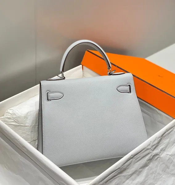 Hermès 28 cm In Gris Perle Epsom Calfskin Palladium Hardware Bag product view 4