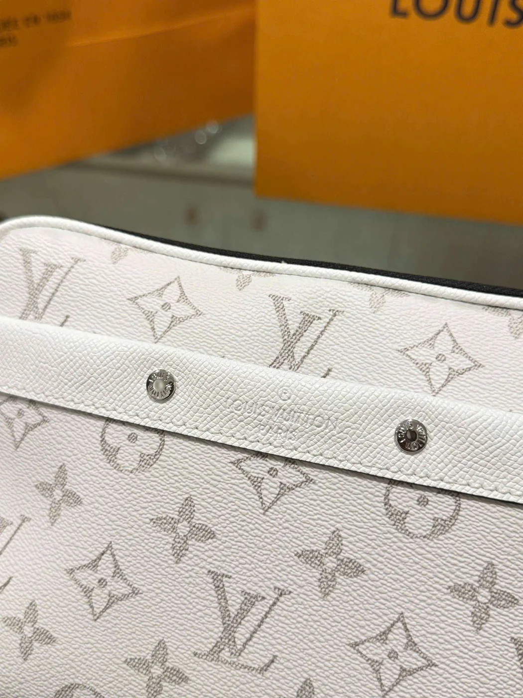 Louis Vuitton Alpha Monogram White Handbag 24x16x8cm product view 2
