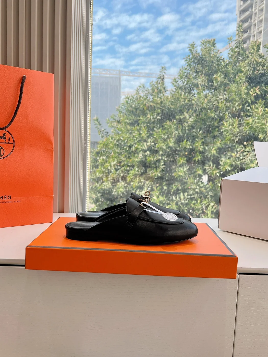 Hermès Women Black Leather Mules product view 2