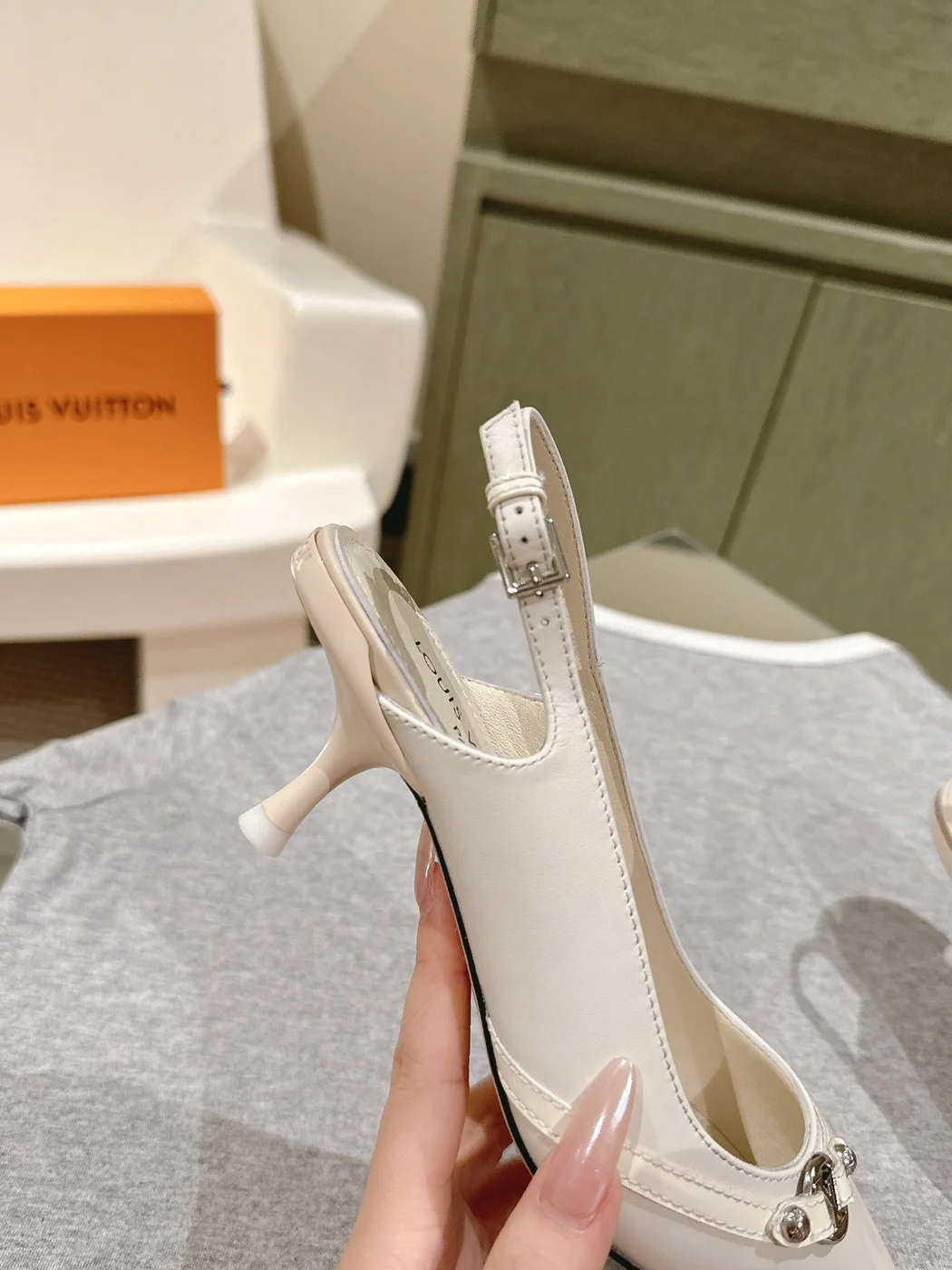 Louis Vuitton Women White Leather Pointed Slingback Heels product view 2