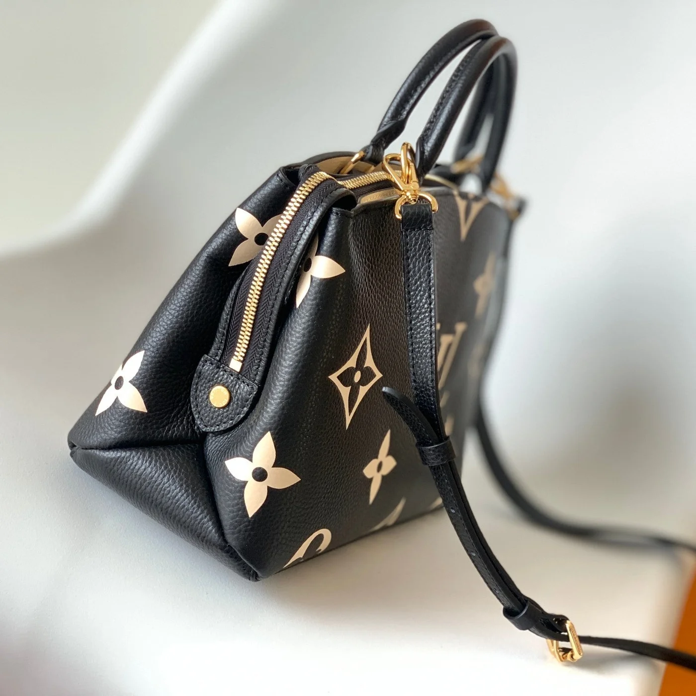 Louis Vuitton Petit Palais PM Medium Shoulder Bag 29 In Black Mix Beige product view 2