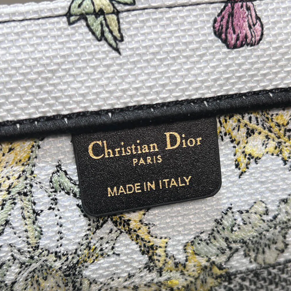 Dior Medium Dior Book Tote product view 3