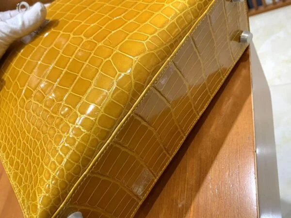 Hermès Kelly bag 25 Sellier Jaune ambre Alligator Crocodile skin Gold hardware product view 5