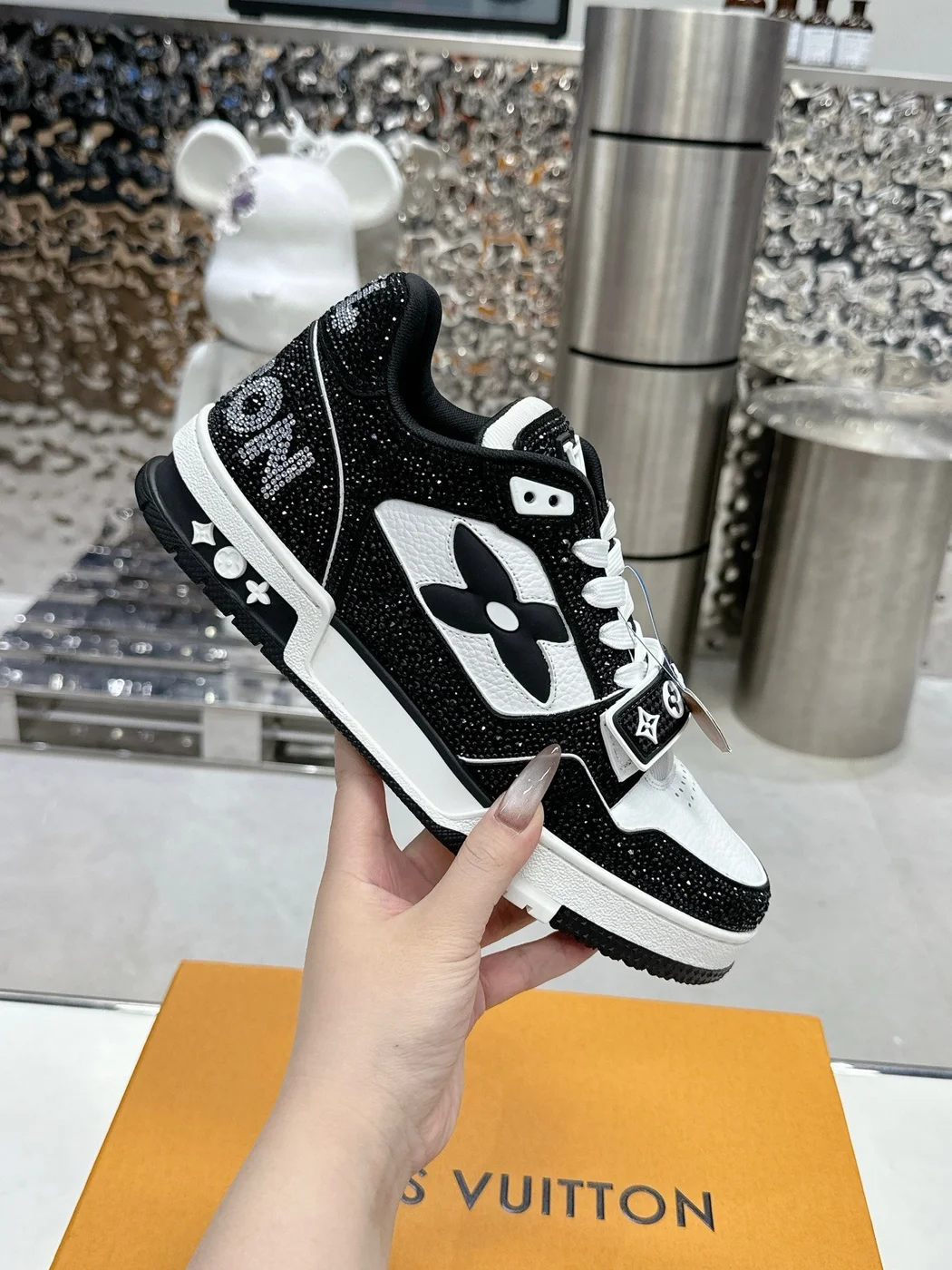 Louis Vuitton Women Black White Leather Sneakers product view 6