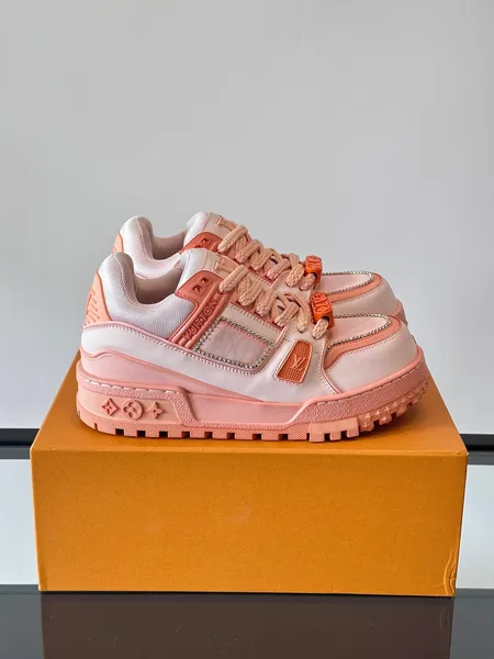 Louis Vuitton Men Pink Leather And Mesh Sneakers product view 1