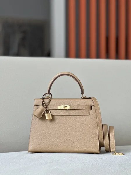 Hermès Kelly 20 Gold hardware Bag product view 1