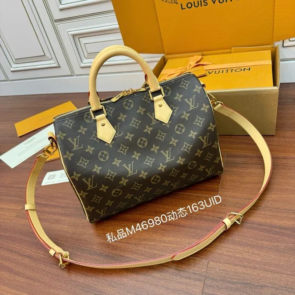 Louis Vuitton Speedy Bandoulière 30 in Monogram canvas Bag product view 1