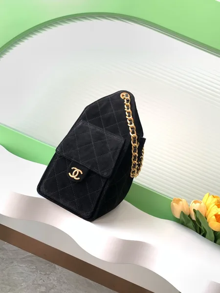 Chanel 25 small handbag, Grained calfskin  gold-tone product view 3