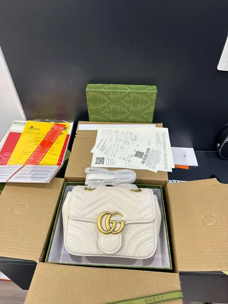 Gucci Marmont White Women’s Handbag 22 cm product view 9