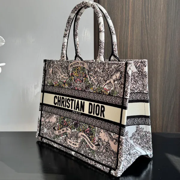 Dior Medium Dior Book Tote product view 7