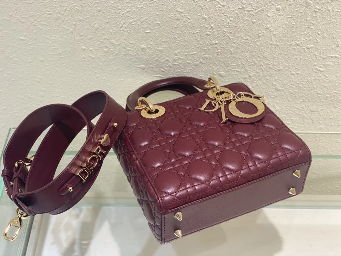 Dior Lady Abc High-end Women’s Handbag, Dark Red, Soft Leather 20 cm product view 4