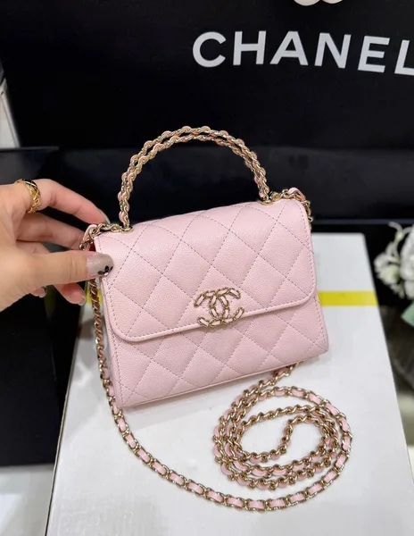 Chanel 25S Double C Logo Diamond Shiny Calfskin Bag product view 5