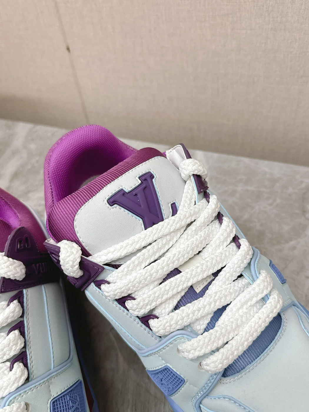 Louis Vuitton Women Blue White Leather Sneakers product view 2