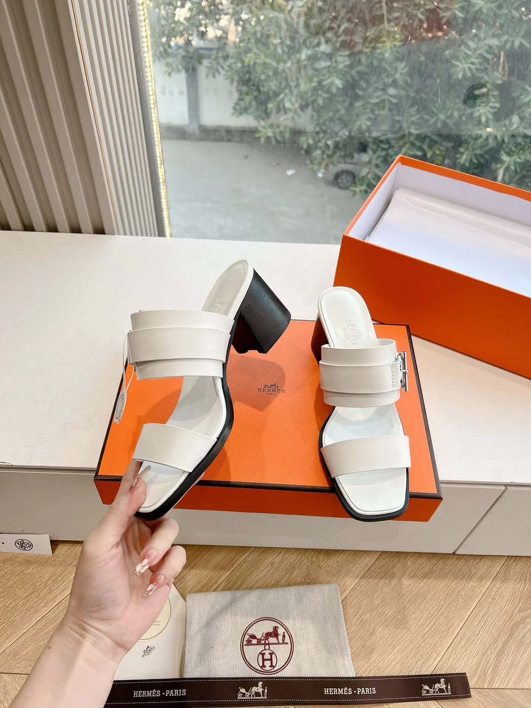 Hermès Women White Leather Buckle Sandals product view 6