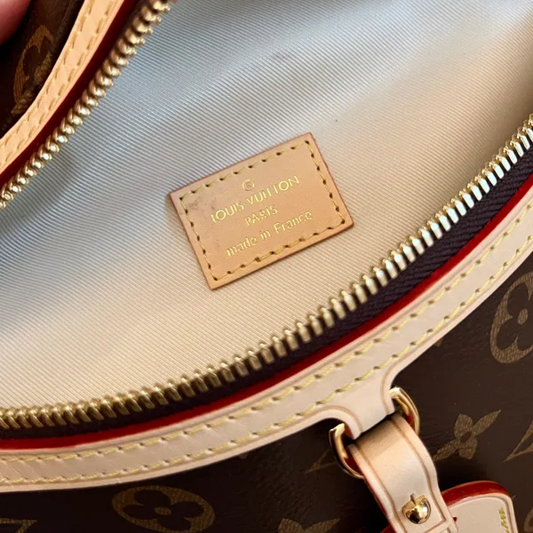 Louis Vuitton Bumbag Monogram Handbags 38x16x8cm product view 6