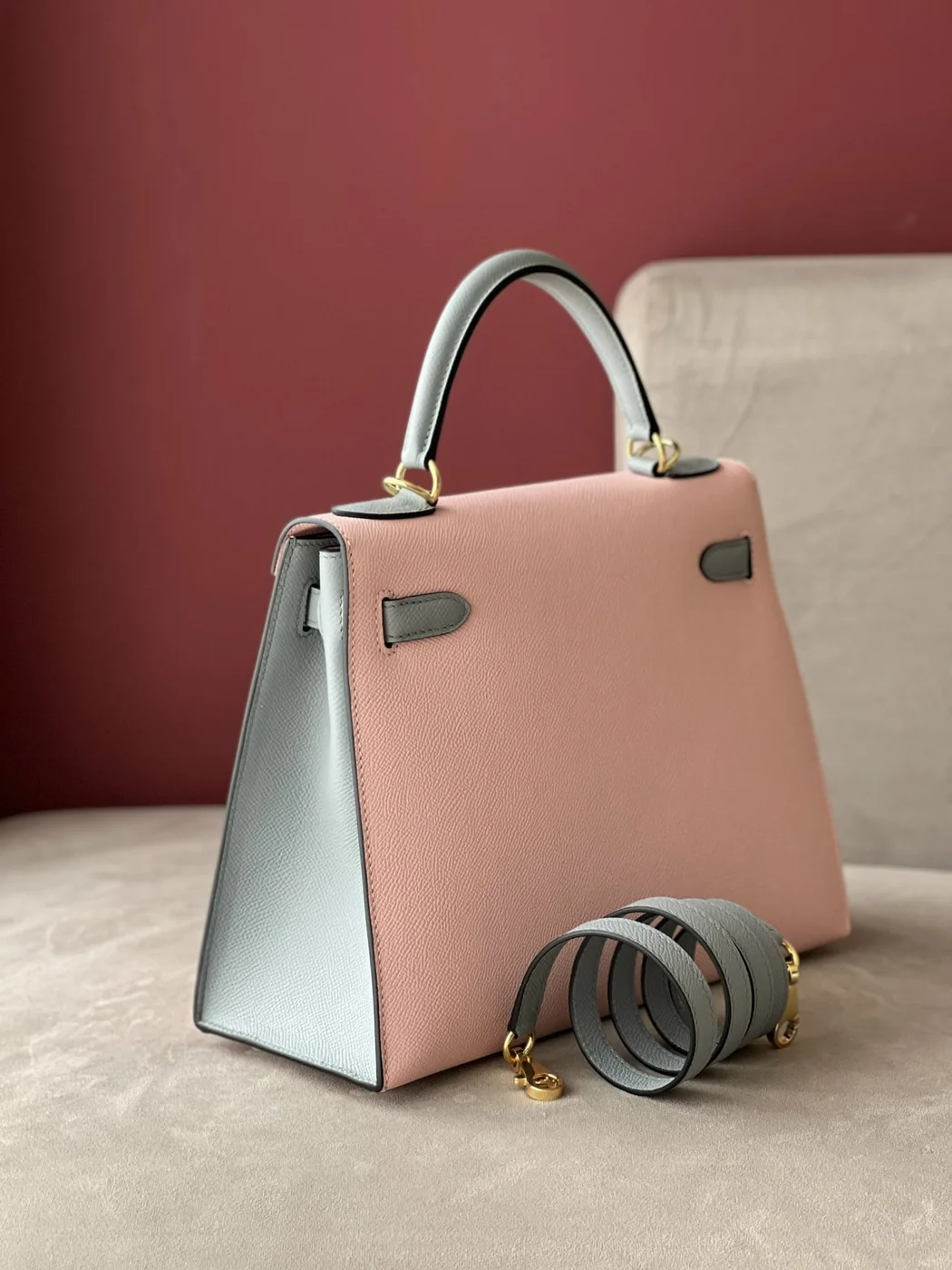 Hermès Kelly 25 Rose Sakura  Gris Perle Chèvre Epsom Leather Gold Hardware Bag product view 7