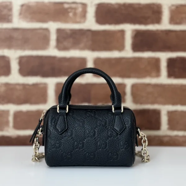 Gucci GG Emblem medium boston bag in Black Leather product view 1