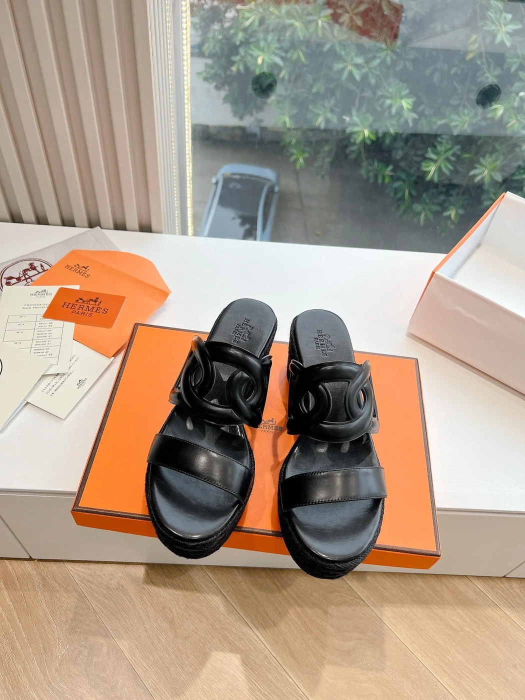 Hermès Women Black Leather Slip-On Sandals product view 1