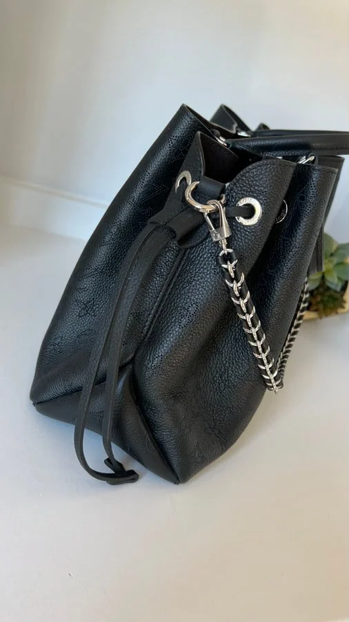 Louis Vuitton bella mahina tote black product view 5