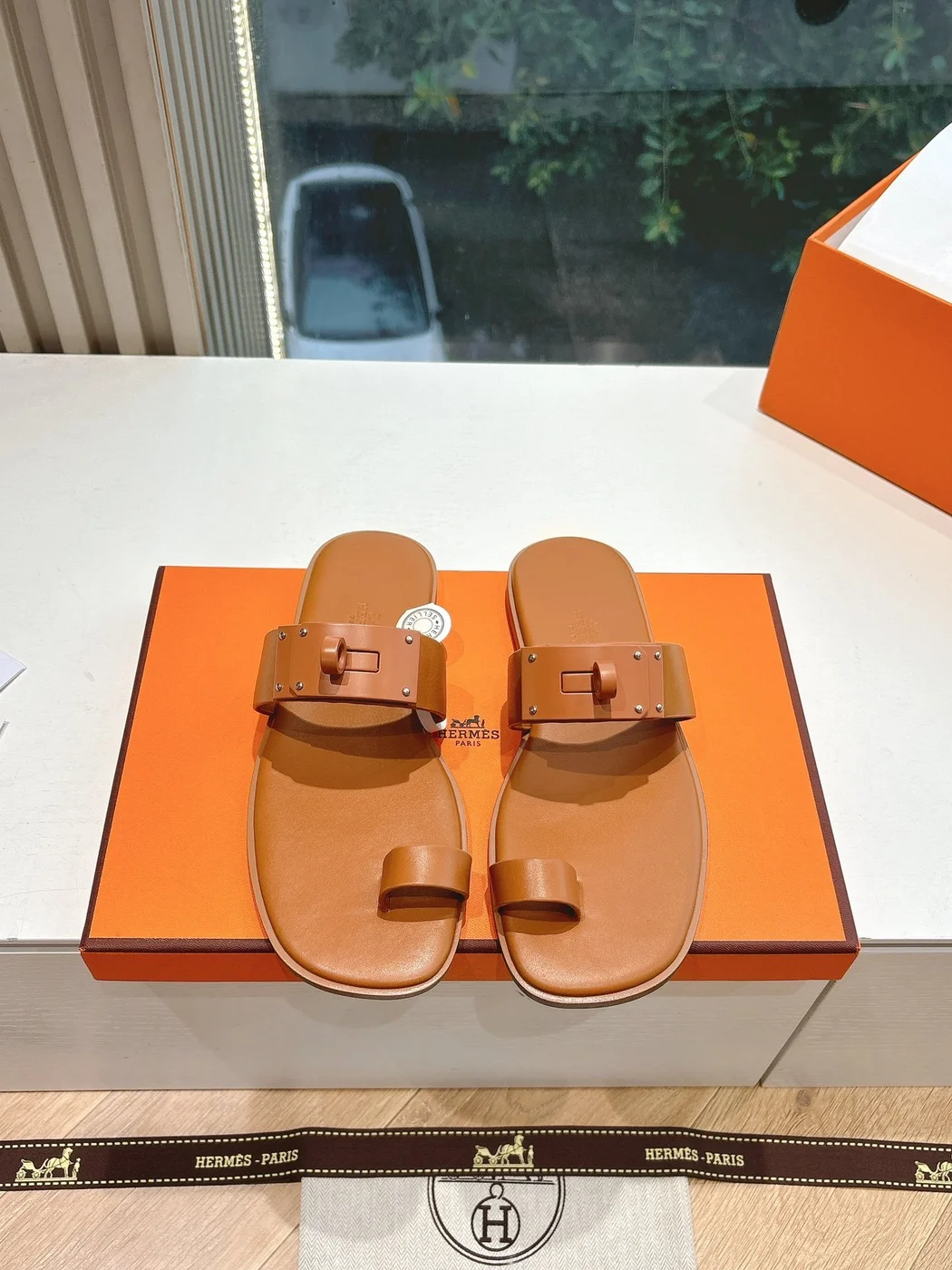 Hermès Women Tan Leather Sandals product view 1