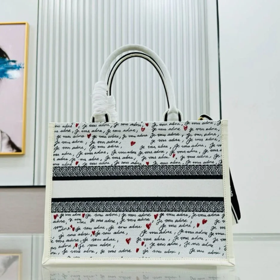 Dior Medium Dior Book Tote product view 3