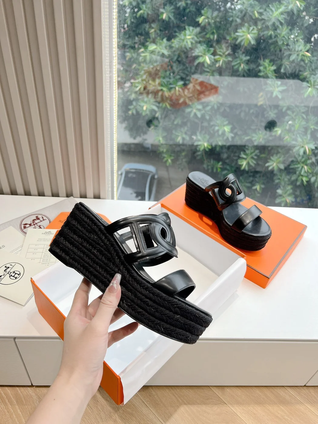 Hermès Women Black Leather Slip-On Sandals product view 5