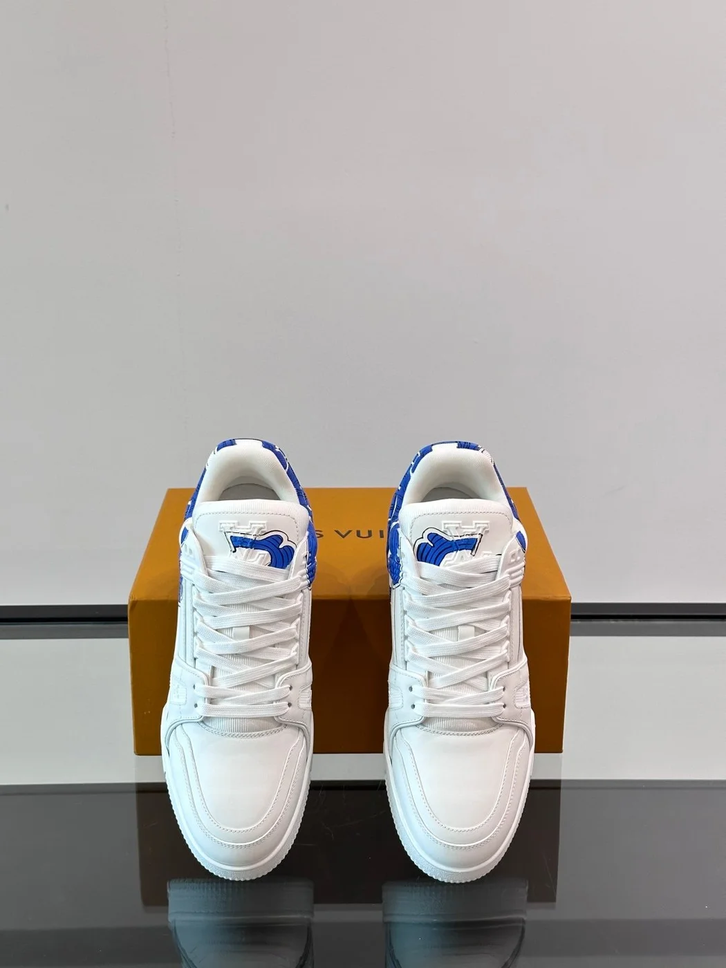 Louis Vuitton Men White Blue Leather Sneakers product view 6