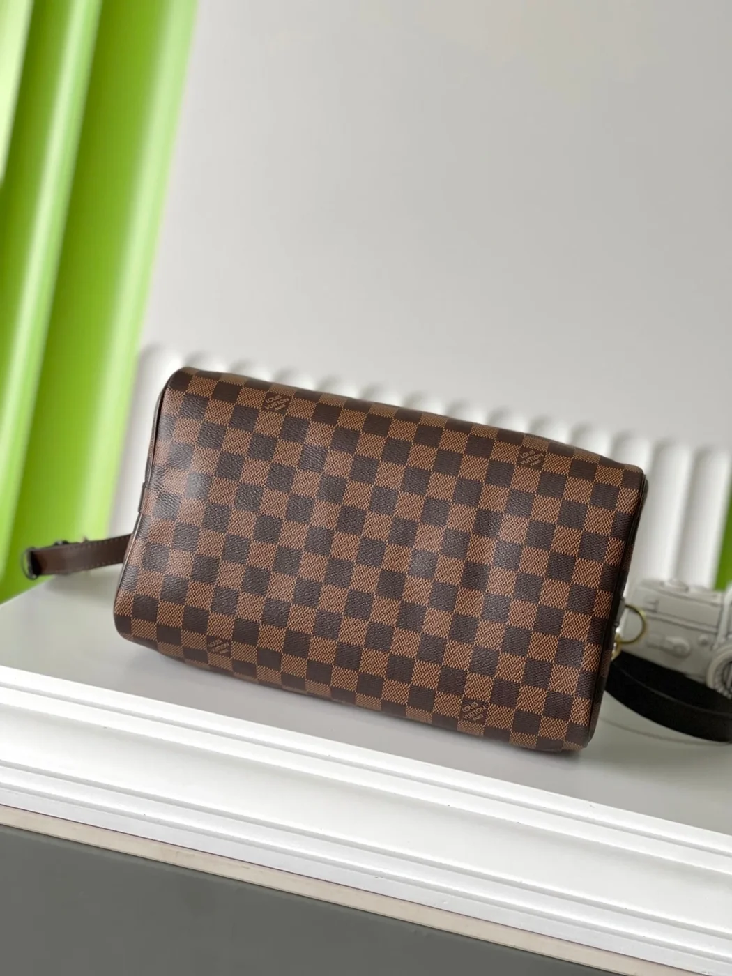 Louis Vuitton Speedy BANDOLIÈRE 30 In Dark Brown Damier Ebene Canvas Gold Lock Bag product view 5
