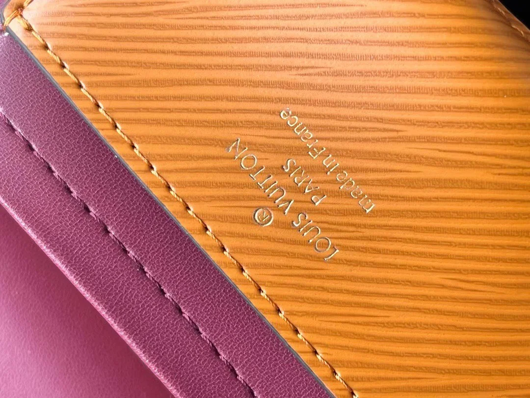 Louis Vuitton Twist Mini Orange Handbags 23x17x9cm product view 4