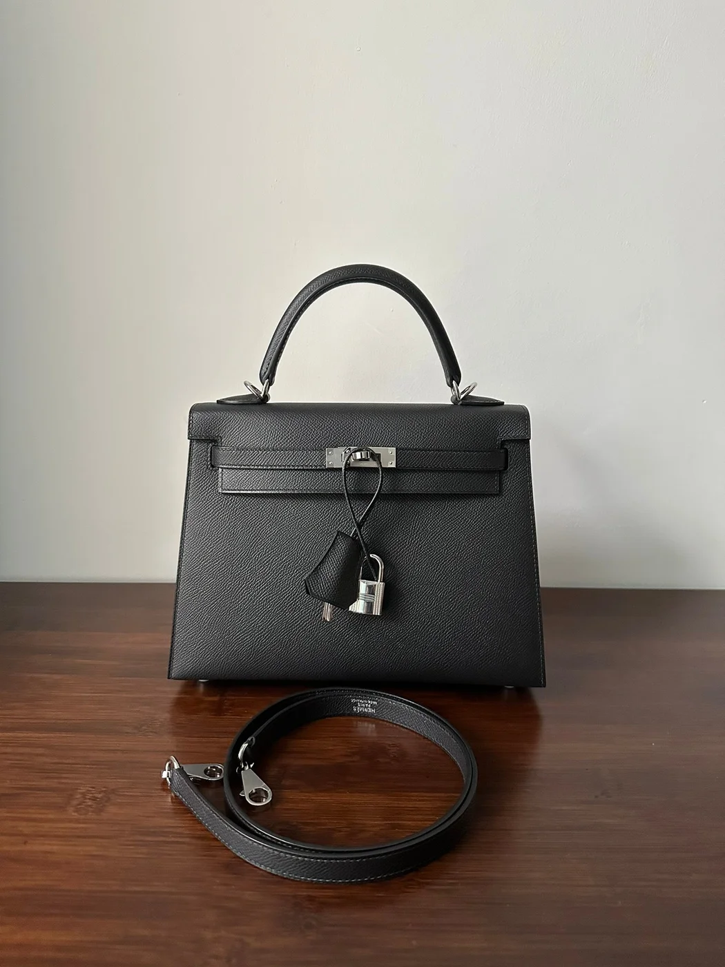 Hermès 25 Black Epsom Bag product view 5