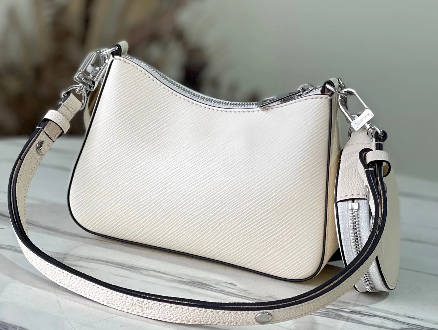 Louis Vuitton Marellini Epi White Full Set Handbags 20 cm product view 3