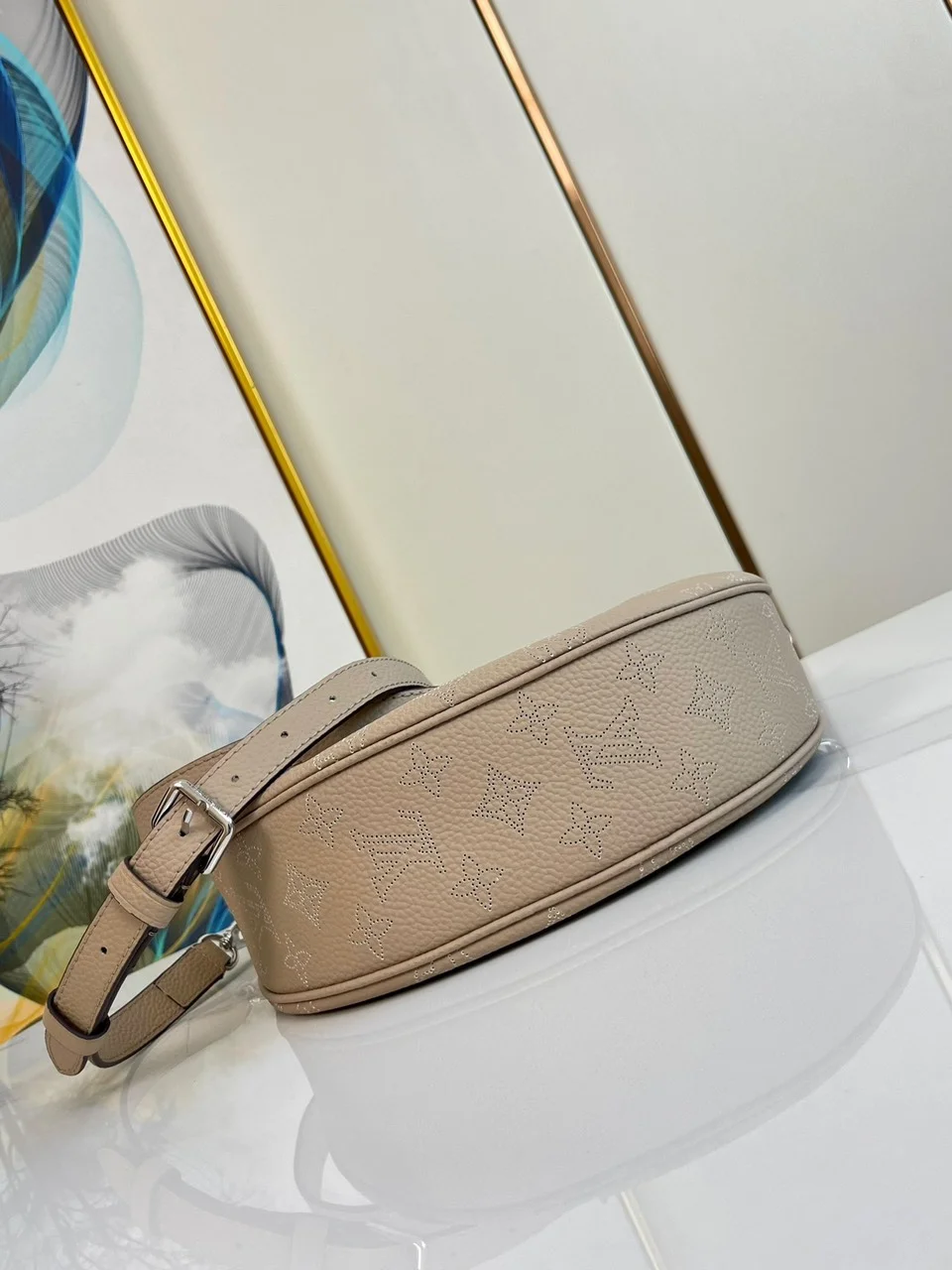 Louis Vuitton Baia Mahina Mono Pattern Handbags 26x17x7.5 cm product view 4