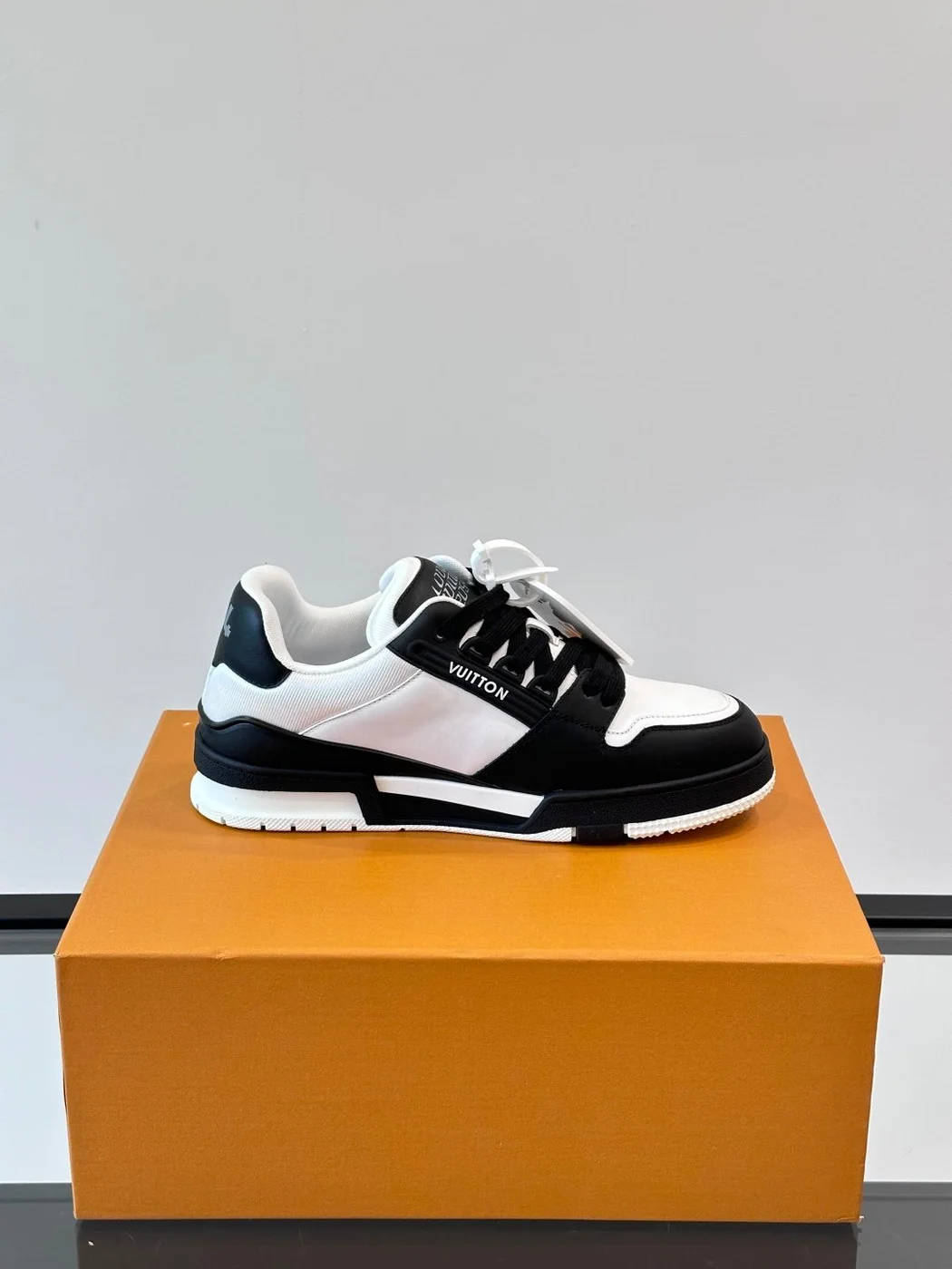 Louis Vuitton Men Black White Leather Sneakers product view 6