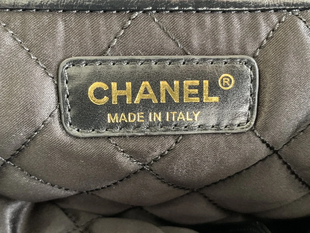 Chanel 22 Small Handbag in Black product view 6