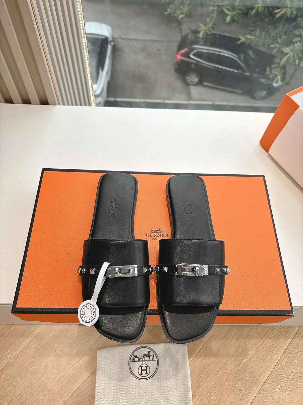 Hermès Women Black Leather Slide Sandals product view 1