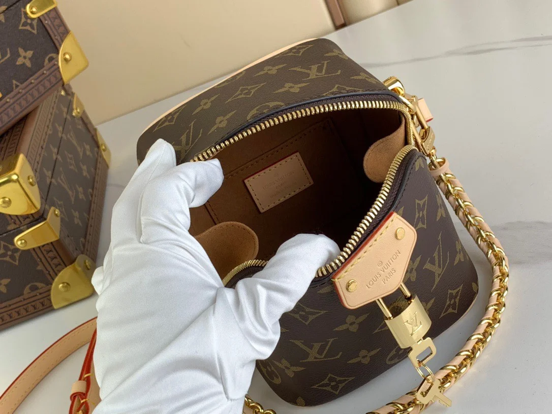 Louis Vuitton Monogram Pattern Premium Handbag 14x13x11cm product view 6