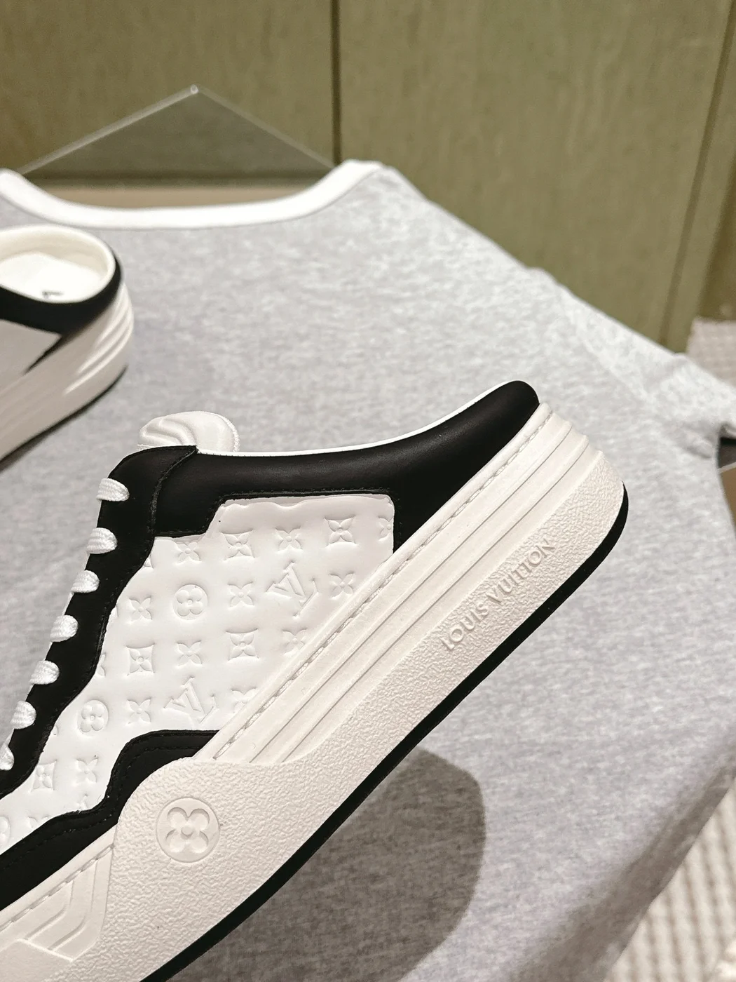 Louis Vuitton Women Black White Leather Sneakers product view 6