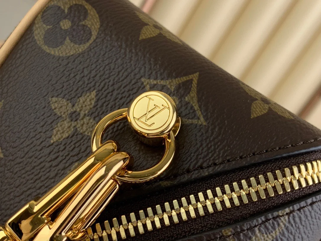 Louis Vuitton Monogram Pattern Premium Handbag 14x13x11cm product view 4
