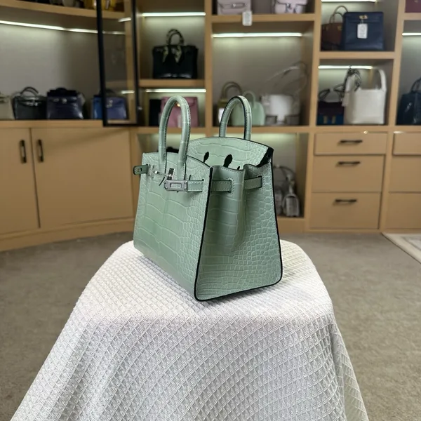 Hermès Birkin 20 cm Mint Green Crocodile Leather Silver Hardware Bag product view 3