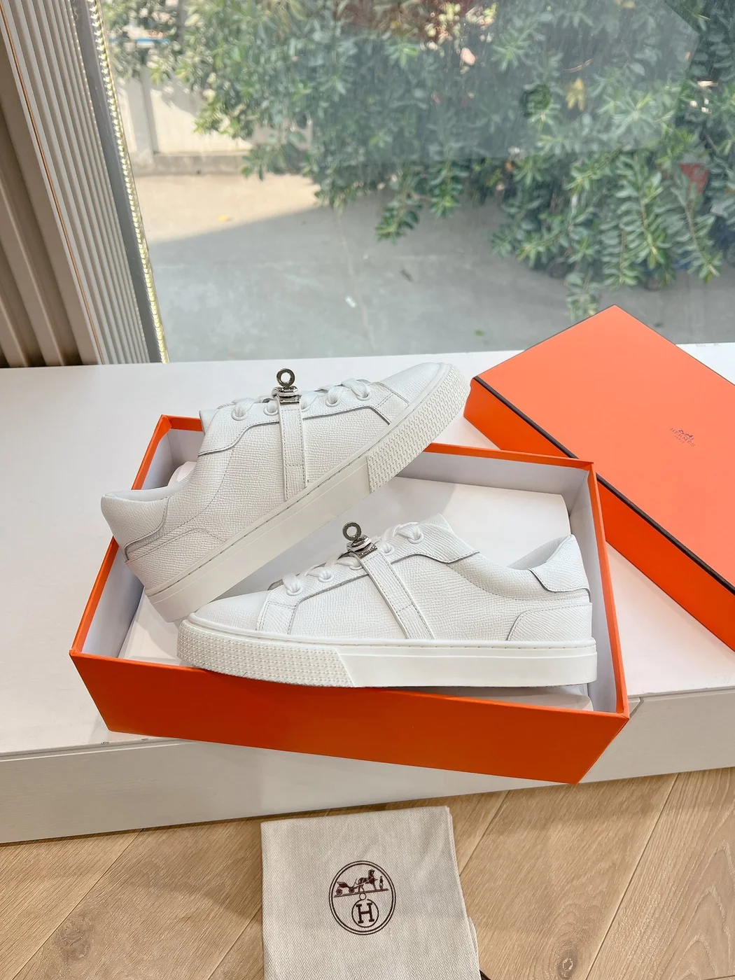 Hermès Women White Leather Sneakers product view 4