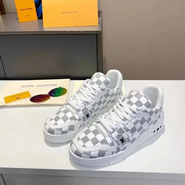 Louis Vuitton white  Trainer sneaker product photo