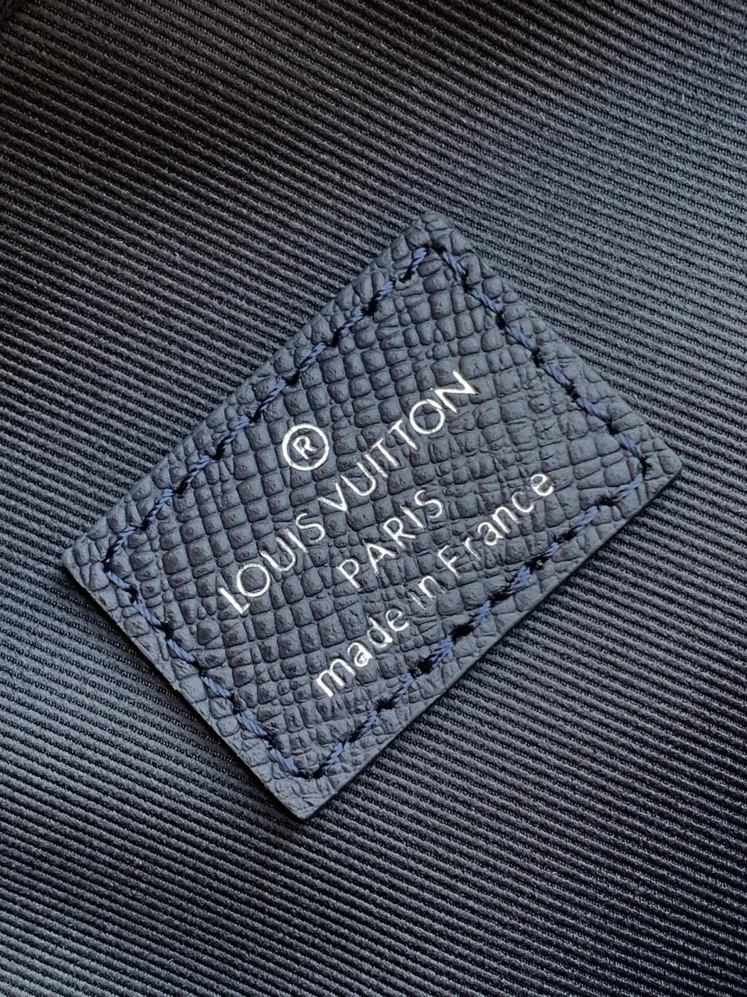 Louis Vuitton Avenue Slingbag 31 In Navy Blue Taiga Leather Bag product view 9