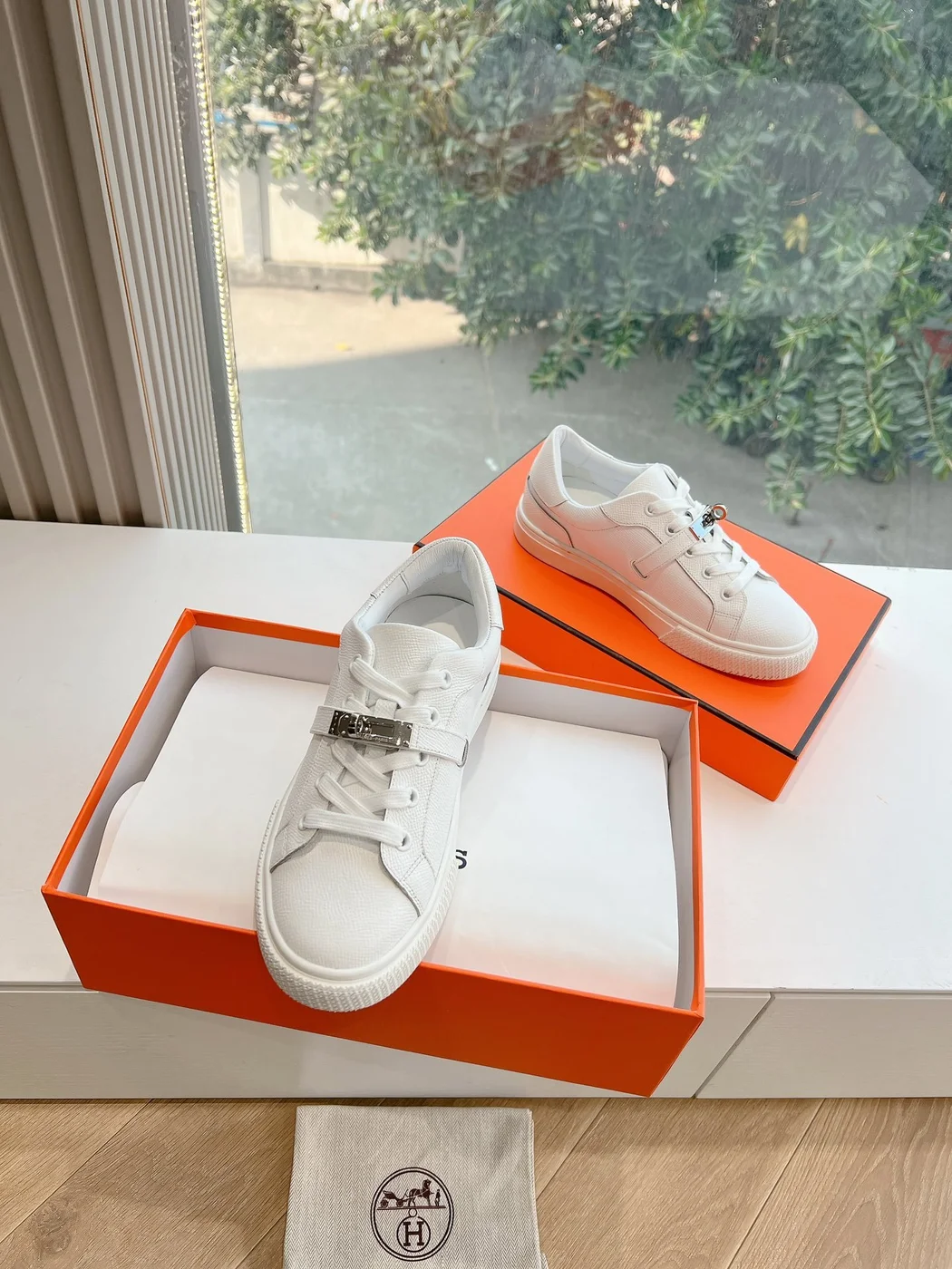 Hermès Women White Leather Sneakers product view 5