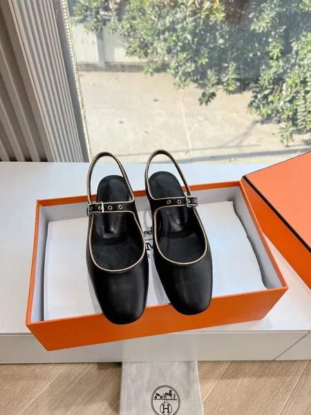 Hermès Women Black Leather Slingback Mules product view 1