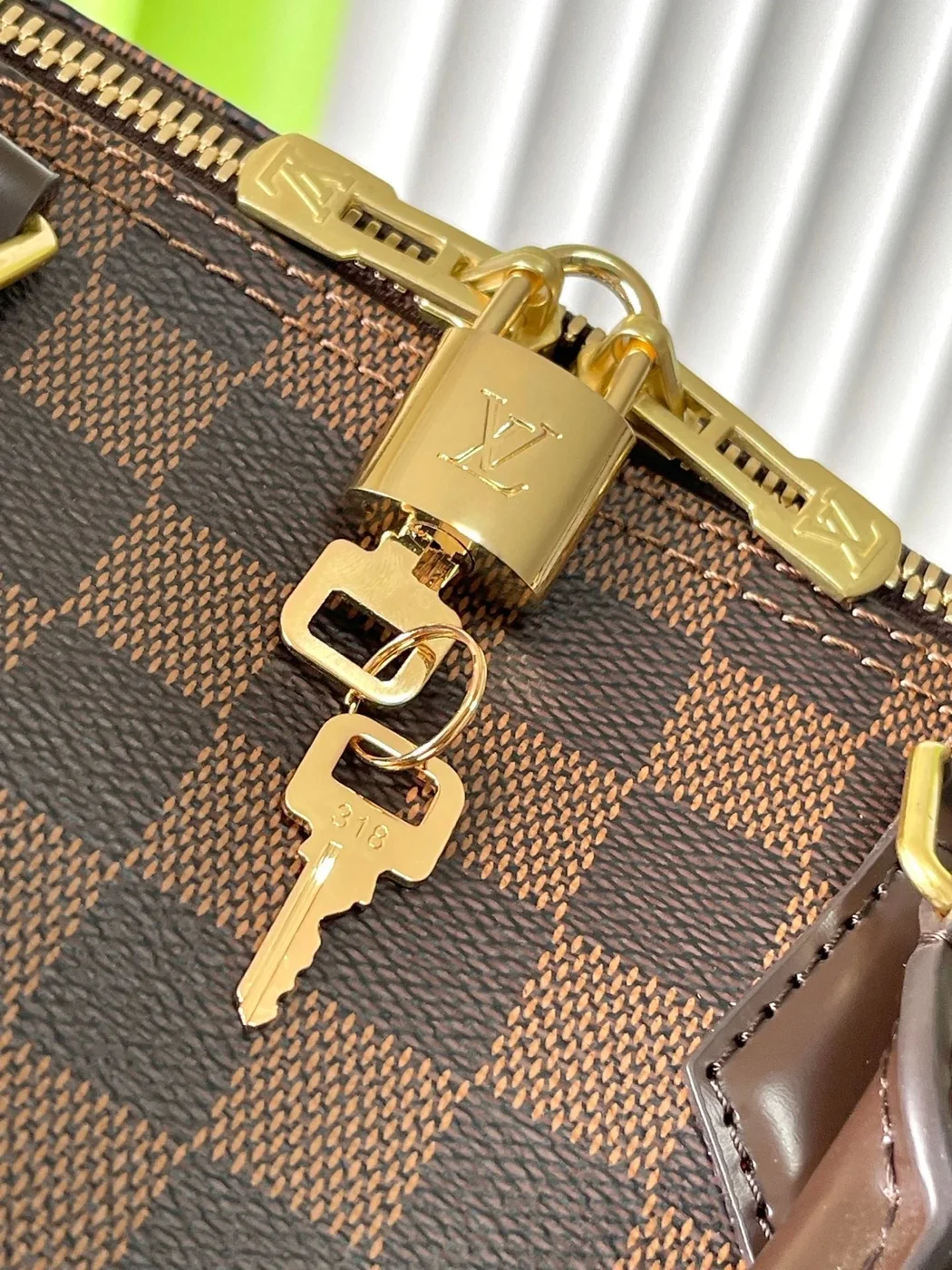 Louis Vuitton Speedy BANDOLIÈRE 30 In Dark Brown Damier Ebene Canvas Gold Lock Bag product view 4