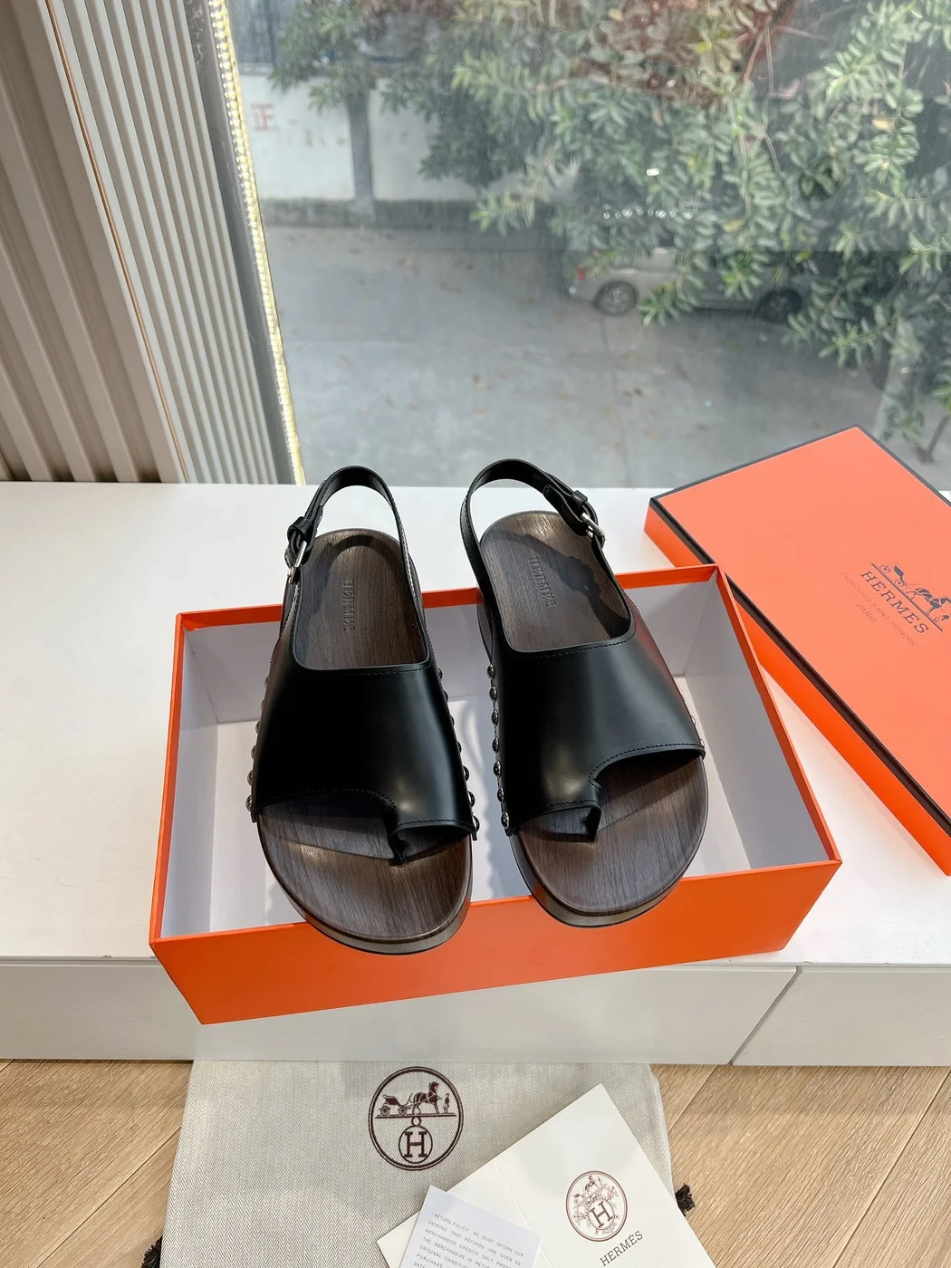 Hermès Women Black Leather Slingback Sandals product view 1